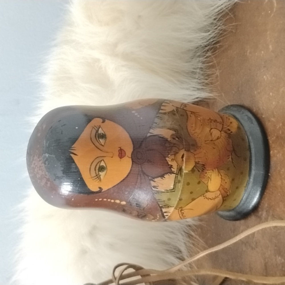 Vintage Brown Girl Nesting Box